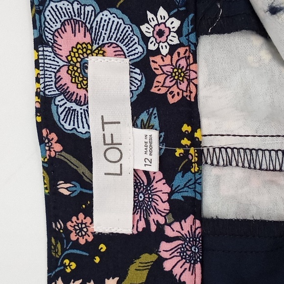 LOFT Floral Riviera Shorts Navy Blue 12 - Picture 13 of 15